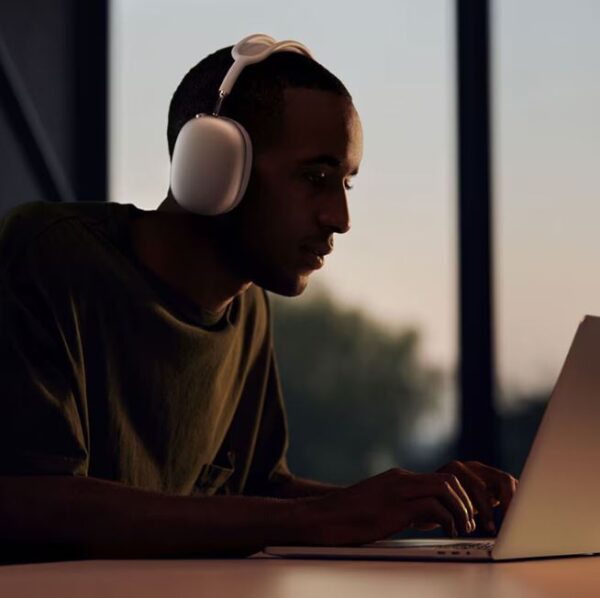 هدفون بلوتوثی مدل AirPods Max ( 6 ماه خدمات پس از فروش )